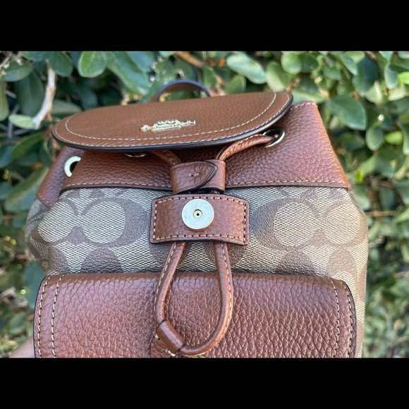 ❌ SOLD ❌Coach Pennie 22 backpack - Picture 3 of 4